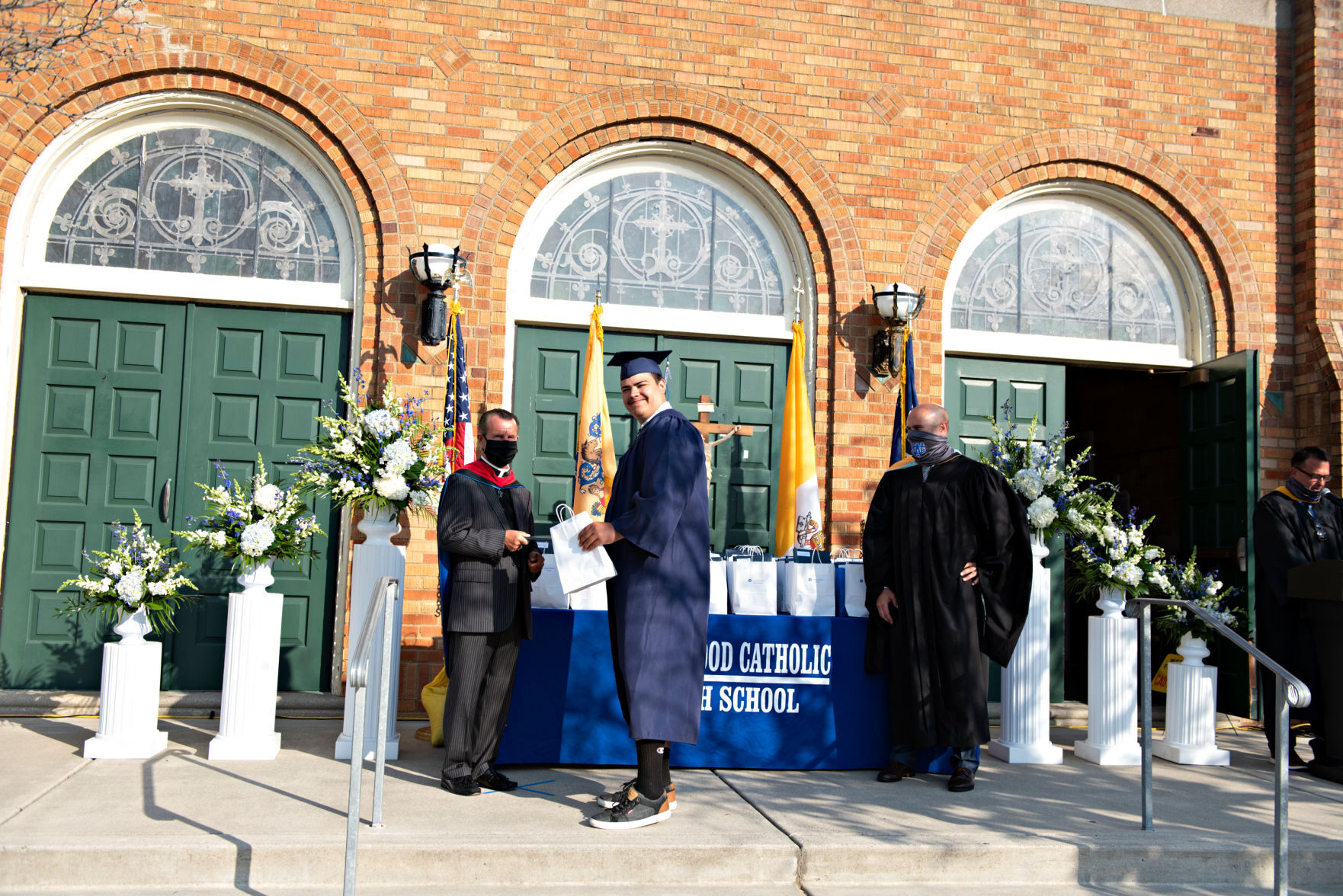 060420_nws_wildwoodcatholicgrad